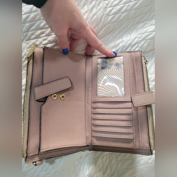 Tommy Hilfiger Blush Pink Embossed Logo Zip Around Wallet - Picture 2 of 5